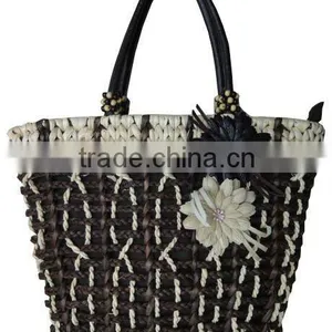 Summer Knitted Straw Beach Handbag thumbnail-1