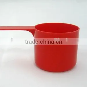 Plastic Scoop thumbnail-1
