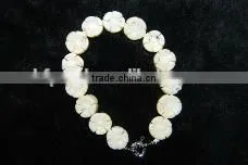 2015 Hot Sale 7.5 Inches 12mm Big Flat Round White Coral Bead Bracelet thumbnail-1