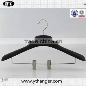 Antislip Luxury Plastic Rubber Hanger With Clips for Suits thumbnail-1