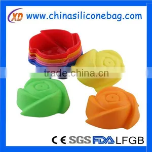 Silicone Cake Pan thumbnail-2