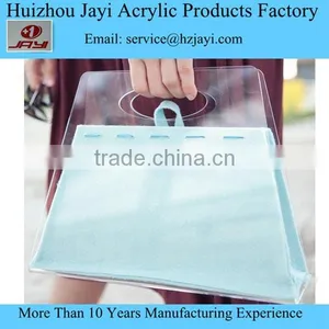 Pretty Transparent Acrylic Perspex Clutch Clear Lady Evening Handbag Portable Bag in Hands thumbnail-1