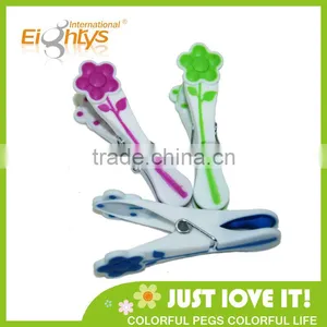 Best Selling High Quality Decorated Pretty PP and TPR Material Plastic Peg thumbnail-2