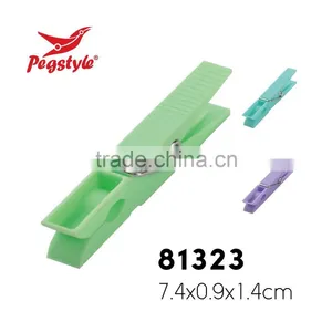 Used Household Items Hanging Colored Plastic Peg for Cloths thumbnail-1