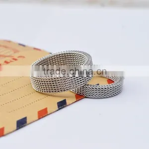 MOQ 3 Pair Cheap Price Guangzhou Whosale Jewelry Silver Couple Rings for Couple thumbnail-2