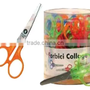 5.5'' Metal Scissor With Plastic Handle thumbnail-1