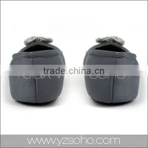 Disposable Hotel Bathroom Slippers thumbnail-1