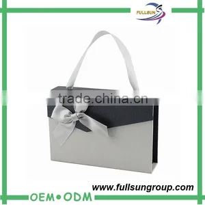 Custom Made Cardboard Carrying Box With Handle thumbnail-3