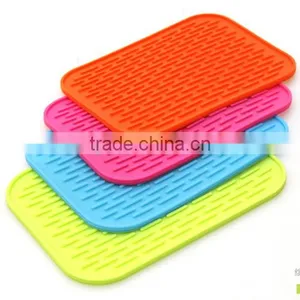 Rectangular Silicone Heat Insulation Dinner Table Mat Cup Mug Dish Coaster thumbnail-1
