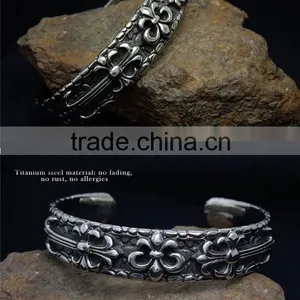 C Shape Antique Silver Vintage Punk Engraved Stainless Steel Bangles thumbnail-2