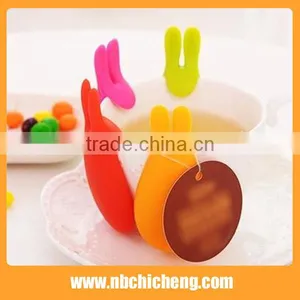 Creative Style Eco-friendly Silicone Tea Cup Clip/Tea Bag Holder/White Chopstick Rest thumbnail-1
