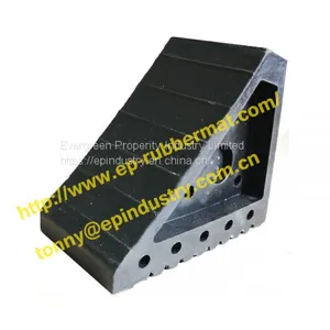 Rubber Wedge/Wheel Chock From Qingdao Singreat in Chinese(Evergreen Properity ) thumbnail-1