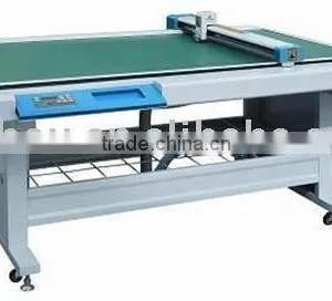 Versatile Garment Model Blade Cutting Plotter thumbnail-1
