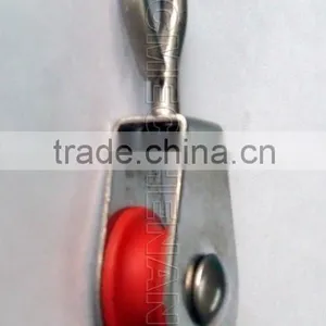 7/8' Red Nylon Plastic Pulley thumbnail-1