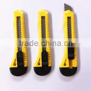 Plastic Ice Scraper With Steel Blade thumbnail-5