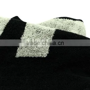 Black and White Color Jacquard Cotton Bath Towel thumbnail-2