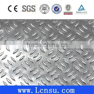 The Floor With the Pattern Plate / Diamond Plate thumbnail-1