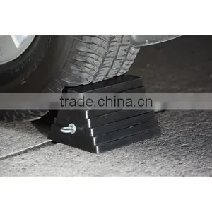 Pyramid Type Rubber Wheel Chock for Trucks thumbnail-1