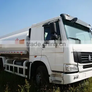 HOWO Chinese High-quality Oil Tank Truck 20L Sinotruk thumbnail-4