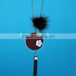 Winter Simple Pom Pom Necklace Flower Decorated Round Disc Pendant Necklace Long Tassel Sweater Necklace thumbnail-1