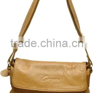 FASHION and THE NEWEST New Collection of Ladies Handbags in 2011 thumbnail-1