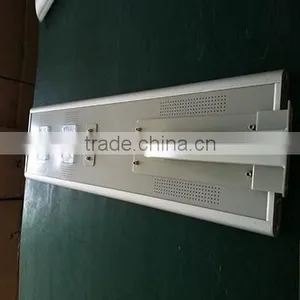 Sunpower Solar Panel Integrated 30W LED Street Lamp thumbnail-2