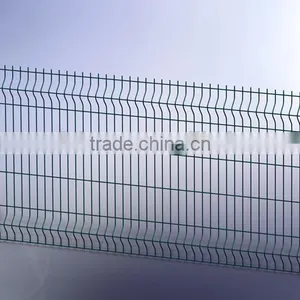 Green 5mm Wire Triangle Bending Welded Road Side 3D Mesh Fencing thumbnail-2