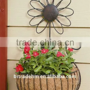 Metal Plant Holder thumbnail-1