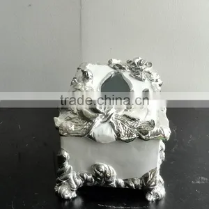 Polyresin Tissue Box thumbnail-3