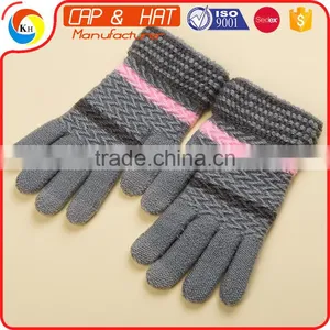 Hight Quality Newgift Touch Screen Glove Customized Knitted Winter Touch Screen Glove thumbnail-2