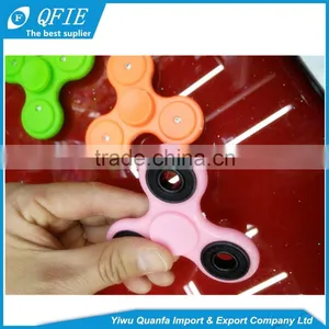 2017 Hot New Products Plastic Cheap Tri Fidget Spinner Toy With Stainless Bearings thumbnail-3