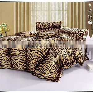 The Tiger Fur Pattern Flannel Bedding Set 4pcs thumbnail-1