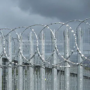 Palisade Fence thumbnail-1
