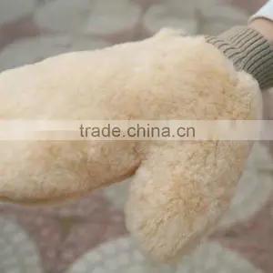 Best Selling Two Side Pure Sheepskin Wash Mitt for Car Care China Supplier thumbnail-1