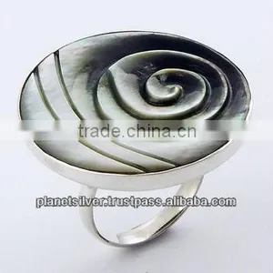Gorgeous Green Shell Ring Carved Twirl Relief Silver thumbnail-1