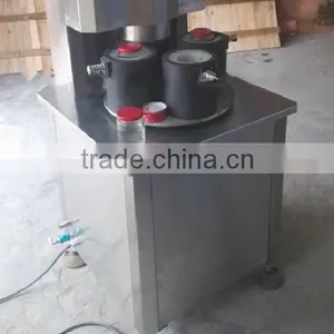 Semi Automatic Glass Jars Vacuum Capping Machine thumbnail-2