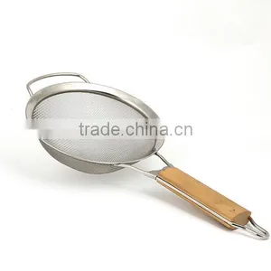 Stainless Steel Kitchen Strainer With Long Wood Handle thumbnail-2