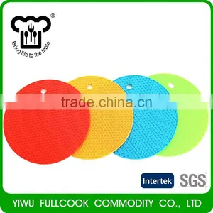 New Arrival Trendy Style Eco-friendly Silicone Table Mat Design thumbnail-1