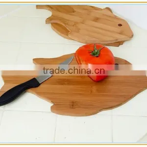 Bamboo Swimming Fish Cutting Board thumbnail-3