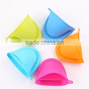 Wholesale Cheap Good Quality Heat Proof Microwave Food Grade Silicone Oven Mitt Oven Glove thumbnail-2
