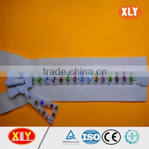 China XLY Zipper #10 Polyester Tape Low Price Diamond Zipper thumbnail-1