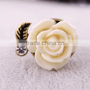 Hot-selling Fashion Lady Vintage Bronze Crystal Black Rose Flower Branch Finger Ring thumbnail-2