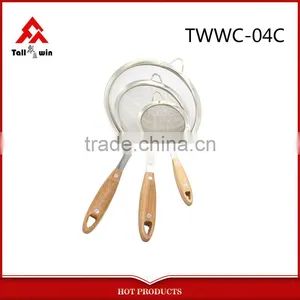 Stainless Steel Fine Double Mesh Wooden Handle Strainer thumbnail-1