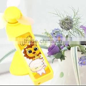 Cheap Plastic Mini Handy Fan for Kids in Summer thumbnail-2