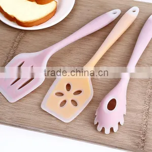 Fashional Style Double Tier Silicone 3-piece Kitchenware Set Utensil thumbnail-4