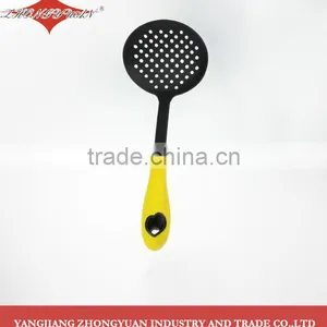 2014 Hot Sale Good Quality Colorful Nylon Kitchen Tool With Heart Shaped Handle thumbnail-3