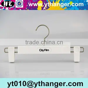 YY0469 Men Swim Shorts Plastic Hanger With Brand Logo Plastic Pants Hanger Trousers Hanger thumbnail-6