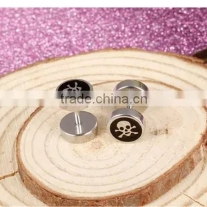 Men Collection Trend Round Screw Stainless Steel Skull Earrings thumbnail-5