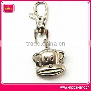 High Quality Custom Bear Shape Alloy Keychain thumbnail-3