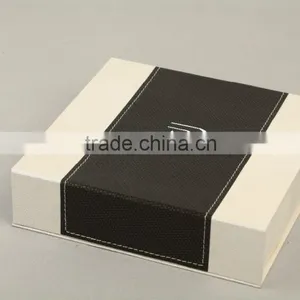 Handmade Jewelry Cardboard Box With Hot Stamping Fashion Designed thumbnail-5